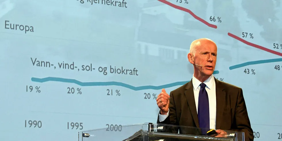 UTREDER: Kraftbransjen bidrar betydelig til offentlige inntekter gjennom ulike skatter. Et ekspertutvalg ledet av tidligere NVE-sjef Per Sanderud skal 1. oktober legge frem et forslag om mulige endringer i vannkraftbeskatningen.