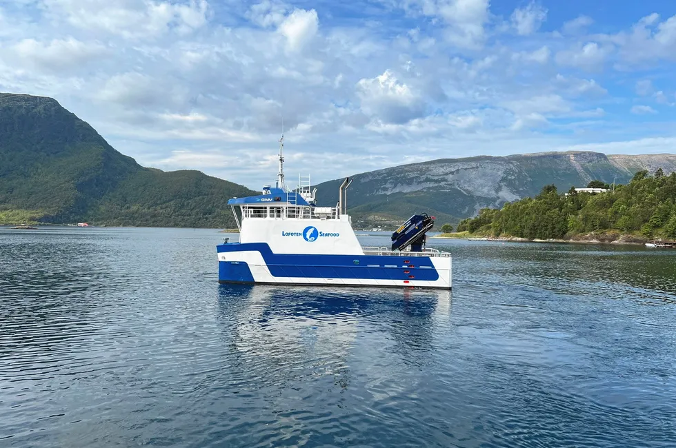 Oppdrettskatamaranen «Njord» er no på plass i Lofoten.