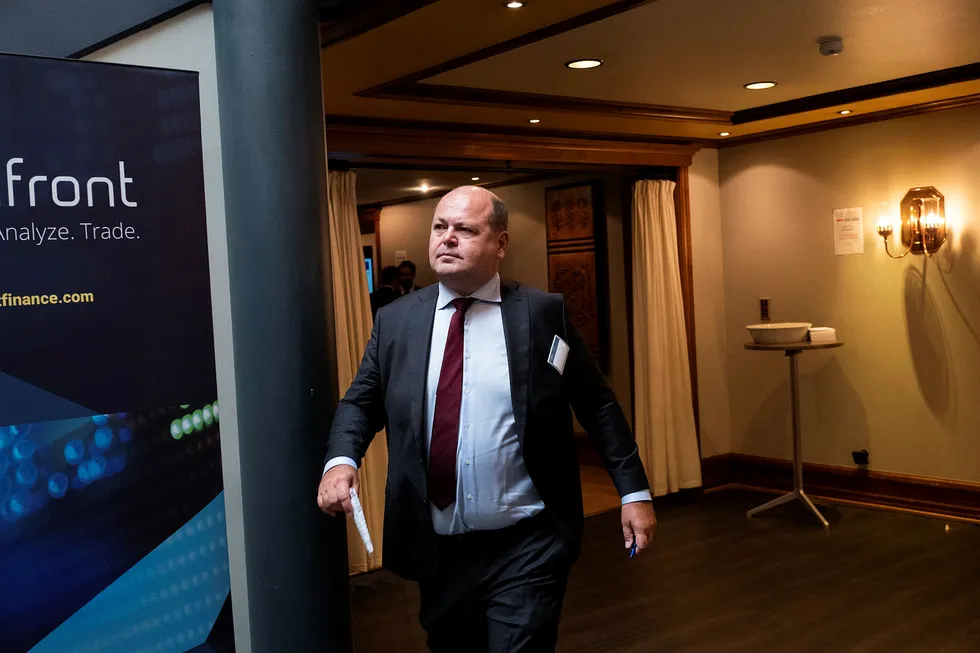 – Aktivitetsnivået raser, regioner sperres ned og det er et par land i Asia som kan risikere å gå i teknisk resesjon, sier porteføljeforvalter Trond Omdal i Pensum Asset Management.