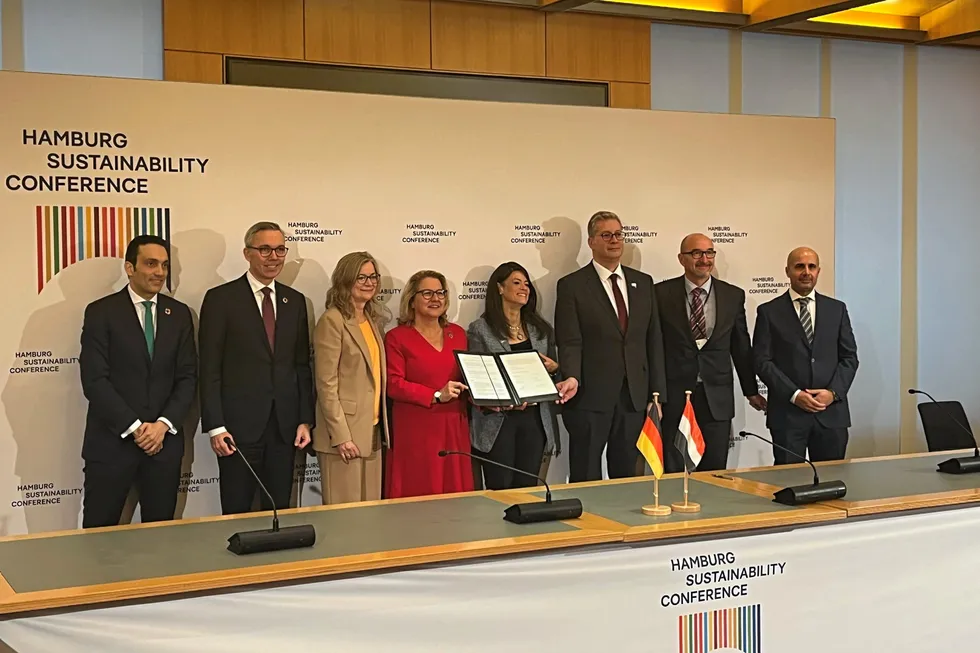 Representatives from the German and Egyptian governments, KGAL, KfW, and Egypt Green Hydrogen at a signing ceremony at the Hamburg Sustainability Conference.
