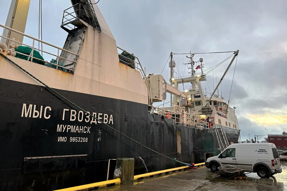 Nå blir det skjerpet inn når det gjelder russiske fiskefartøy og hvor lenge de kan oppholde seg i norske havner. Her fra Tromsø.