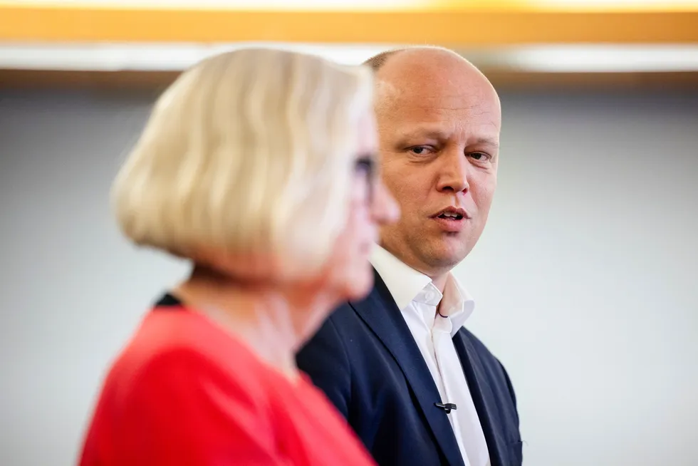 Energipolitisk talsperson i Senterpartiet Marit Arnstad og partileder Trygve Slagsvold Vedum.
