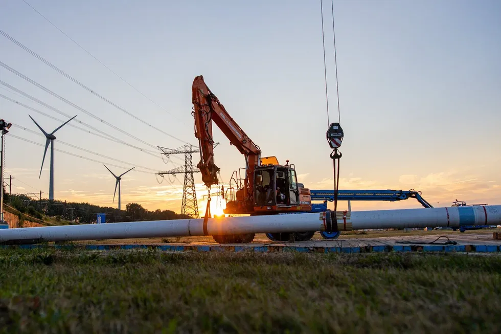 Hydrogen pipelines being laid in Maasvlakte, Rotterdam.