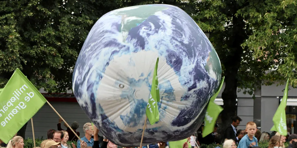 Karbonprisen satte ny rekord med 66,97 euro per tonn med CO2-utslipp mandag 15. november.