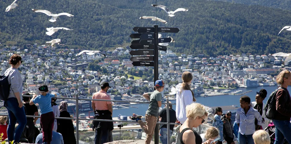Strømkundene i Bergen kan lørdag glede seg over de laveste strømprisene i Europa – for tredje dag på rad. Akkurat det har ikke skjedd siden november 2020.