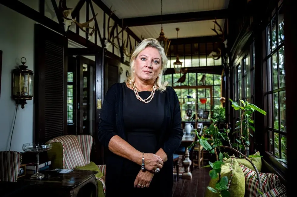 – Jeg går av på ekstraordinær generalforsamling, bakgrunnen er at selskapet går inn i en ny fase med en forventet annerledes aksjonærsammensetning og da blir det naturlig at den nye sammensetningen av aksjonærer velger nytt styre, sier avtroppende styreleder i Energeia Ragnhild Martha Wiborg.