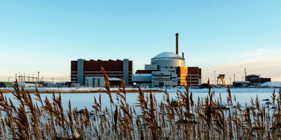 Byggingen av den finske kjernekraftreaktoren Olkiluoto 3 er preget av tilsammen 13 års forsinkelser, enorme budsjettoverskridelser og gjentagende tekniske problemer.