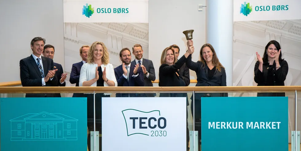 Det har vært mange bjellesermonier for fornybarselskaper på Oslo Børs det siste halvannet året. Er her det hydrogenselskapet Teco 2030 som svinger bjellen.