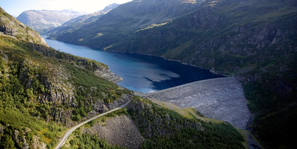 Anleggene i Røldal-Suldal Kraft blir nå en del av Lyse Kraft DA.