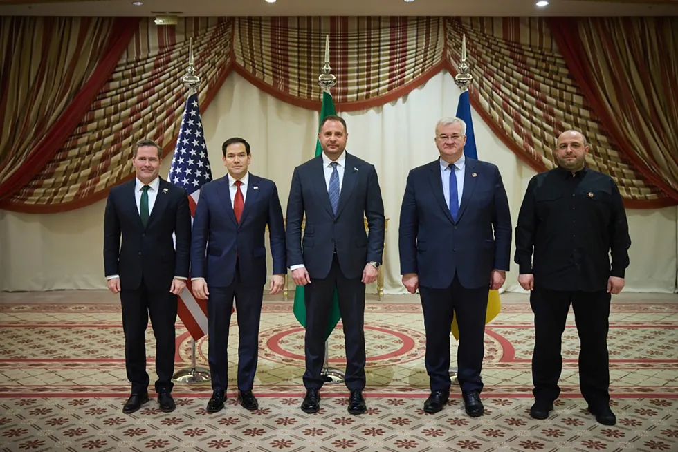  USAs sikkerhetsrådgiver Mike Waltz, USAs utenriksminister Marco Rubio, stabssjef for Zelenskyj Andriy Yermak, Ukrainas utenriksminister Andrii Sybiha, og Ukrainas forsvarsminister Rustem Umerov.