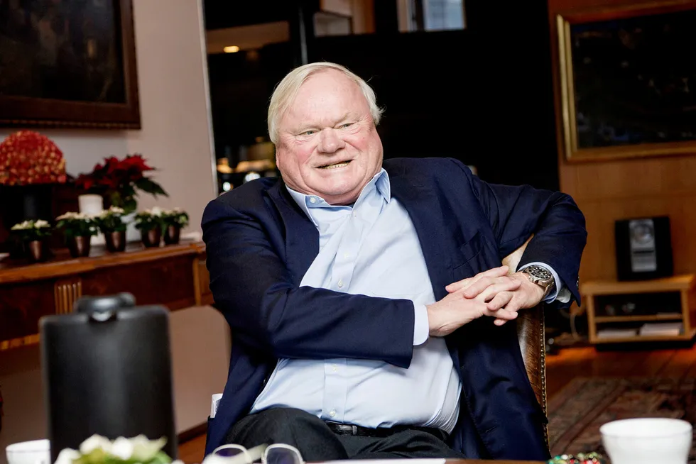 Shippingmilliardær John Fredriksen eier over en tredjedel av aksjene i Golden Ocean og Edda Wind, som begge la frem resultater onsdag morgen.