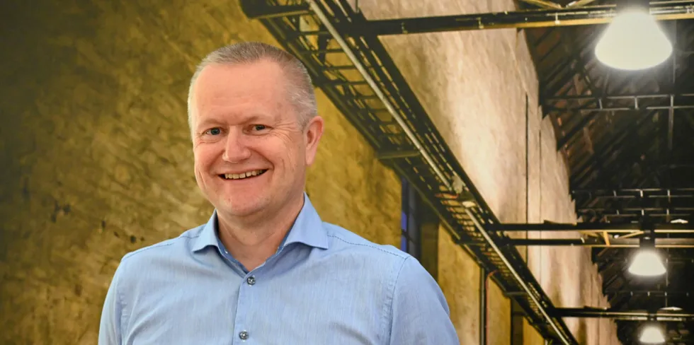Konsernsjef Eskil Lunde Jensen kan se tilbake på et solid resultat i første kvartal for Akershus Energi. Fortsatt er man likevel litt usikre på prisutviklingen fremover og ønsker derfor å satse på flere områder.