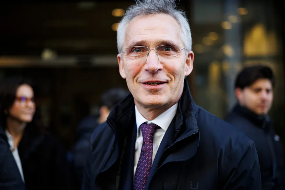 Finansminister Jens Stoltenberg får spesialoppgaver.