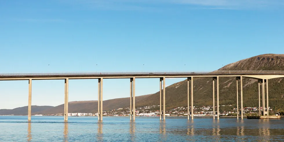 For knapt tre uker siden lå strømprisen i Nord-Norge stabilt på 1 øre/kWh. Så steg den litt, og var forrige mandag på 14 øre/kWh. Mandag blir prisen over 13 ganger høyere enn for ei uke siden.