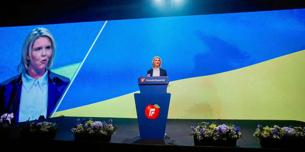 Frp-leder Sylvi Listhaug gikk til kraftig angrep mot finansminister og Sp-leder Trygve Slagsvold Vedum i landsmøtetalen fredag.