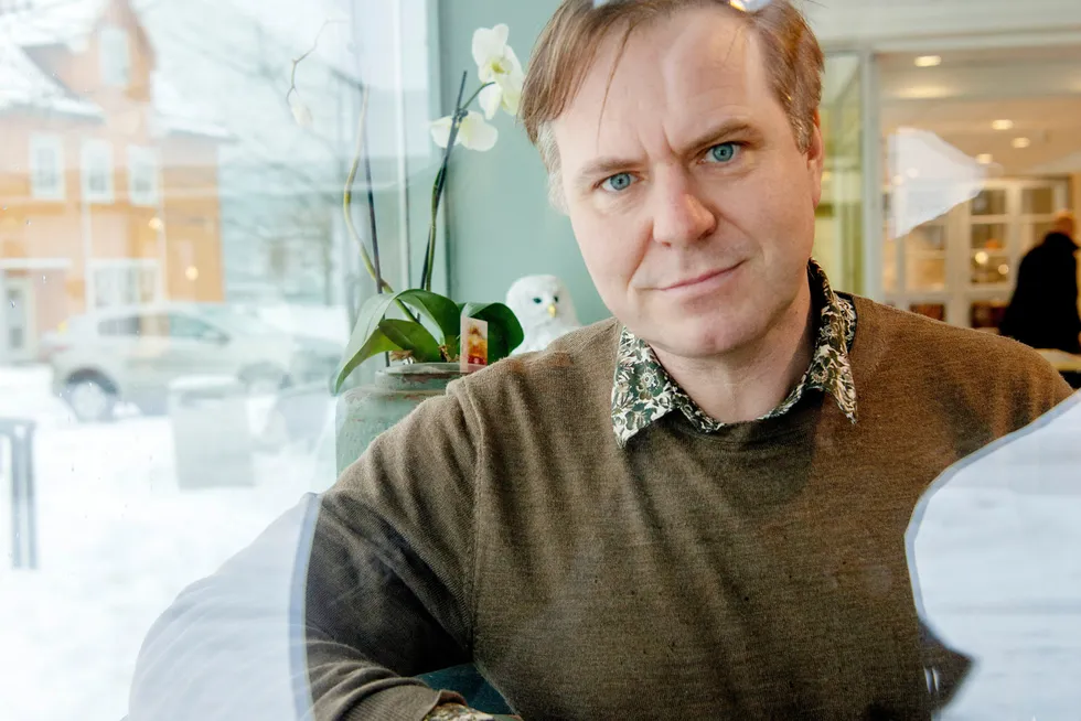 Venstres stortingsrepresentant Alfred Bjørlo mener regjeringen må etterkomme ønsket fra Ukraina om tollfrihet og reagerer på at utenriksminister ikke opplyser Stortinget om Norges nølende holdning.
