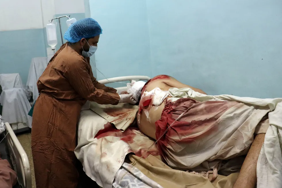 Minst 95 afghanere og 13 amerikanske soldater ble drept i terrorangrepet ved Kabul-flyplassen torsdag.