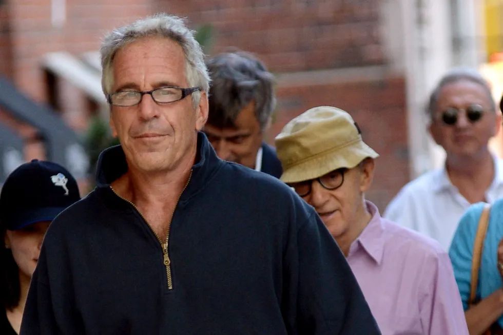 Jeffrey Epstein var involvert i flere IPI-prosjekter. Her er han på tur i New York med blant andre Terje Rød-Larsen, som er bakerst til høyre, i 2013.