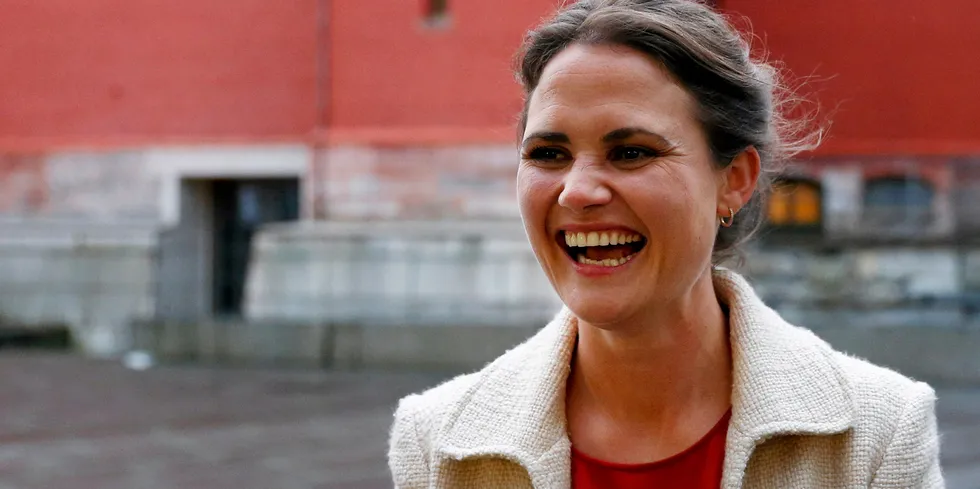 – Utvalget peker først og fremst på at reduksjon eller bortfall av moms på strøm kan få ned prisene. De som bor i områder hvor man betaler mye for strøm, betaler jo også veldig mye i moms, sier utvalgsleder Kari Nessa Nordtun.