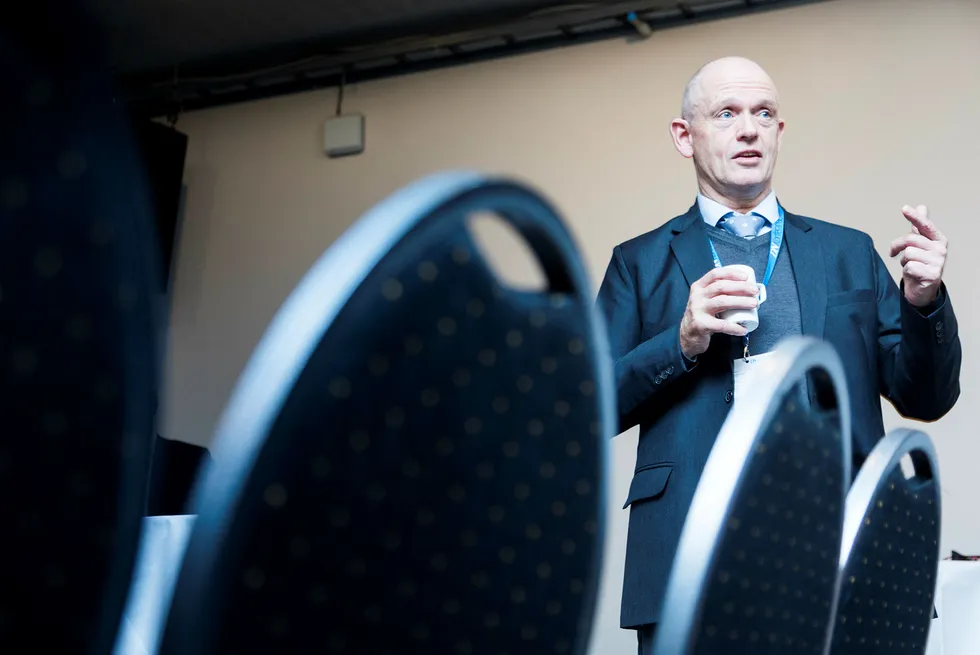 Konsernsjef Ståle Kyllingstad i IKM Gruppen leverer klar tale under DNs energiseminar her i Gamle museet i Oslo. Foto: Gunnar Lier