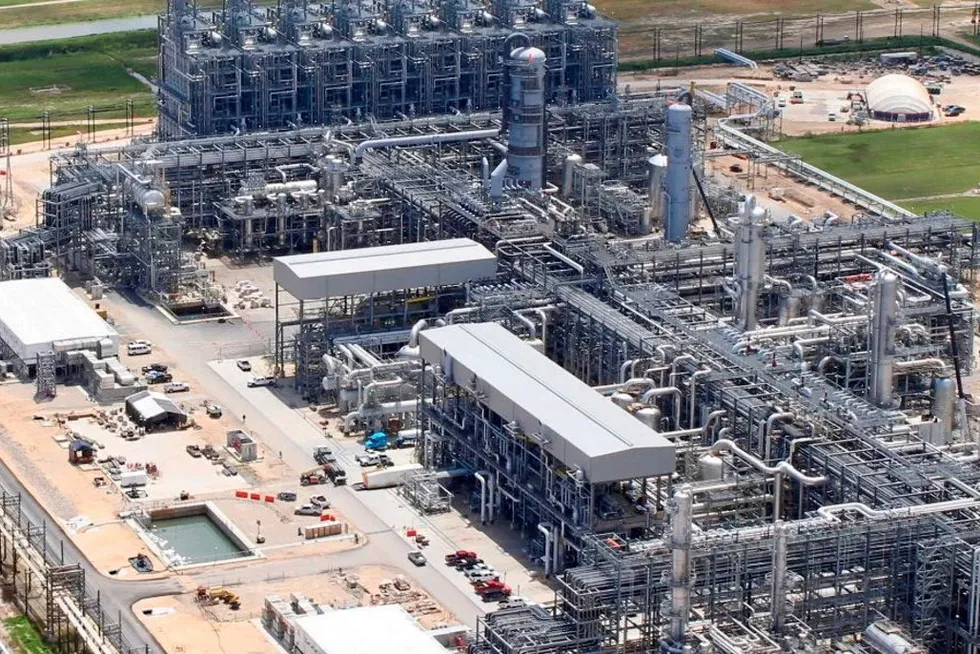 An aerial picture of Dow's Fort Sasketchewan complex.