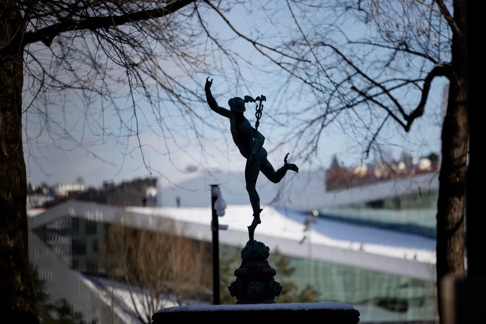 Norske investorer står for 37 prosent av kapitalen i tidlige faser, men når bedriftene skyter fart, faller norskandelen til 13 prosent, skriver Ann-Tove Kongsnes.