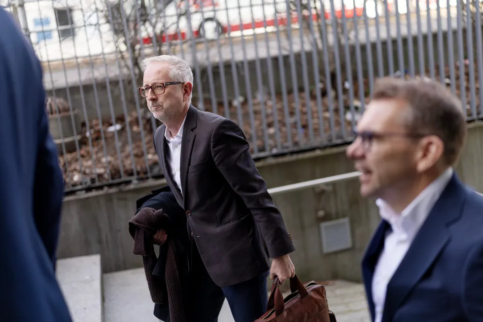 Bård Vegar Solhjell (til venstre) overtar sjefsjobben til Åslaug Haga i Fornybar Norge. Styreleder Steffen Syvertsen mener han tikker av på alle bokser i profilen de så etter.