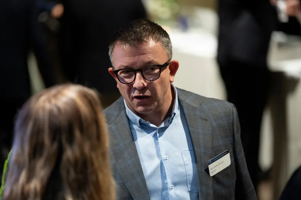 Aker BP-sjef Karl Johnny Hersvik legger frem resultater for tredje kvartal på fredag. Her avbildet på Paretokonferansen i september.