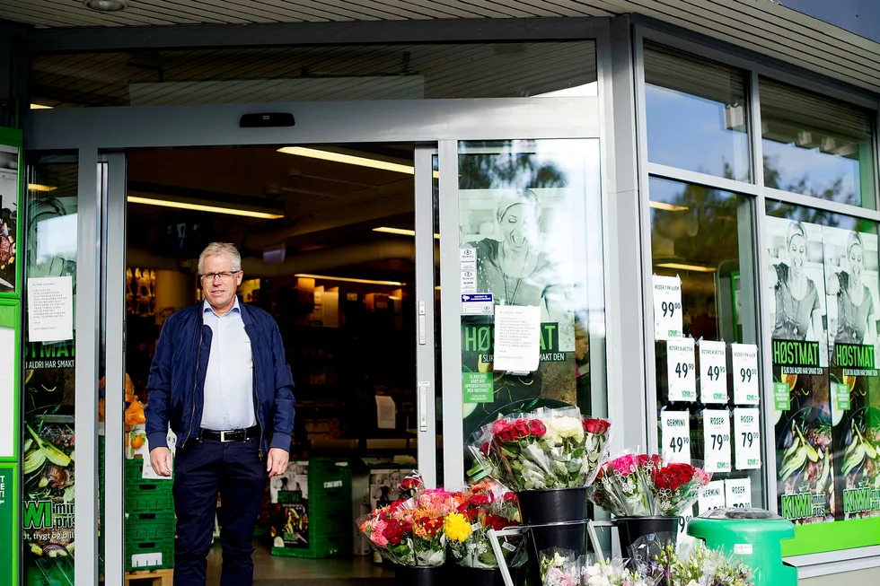 Jan Paul Bjørkøy og Kiwi har kuttet 40 tonn salt i sine kjøttdeiger. Kiwi-sjefen mener hele bransjen burde følge etter for å bidra til sunnere mat for folket. Foto: Mikaela Berg