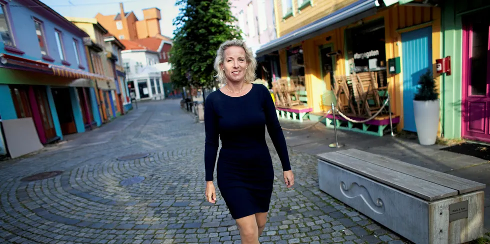 – Et verstingeksempel, kaller Cecilie Bjelland OED sin høring om direktiver i fjerde energimarkedspakke. Hun mener dokumenter må oversettes til norsk. Bjelland leder Samfunnsbedriftene Energi.