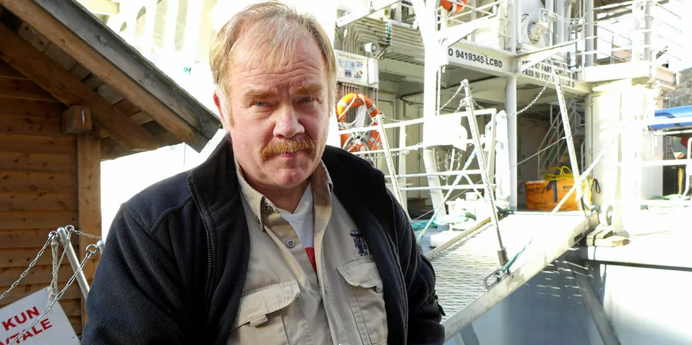 Kurt Oddekalv i Miljøvernforbundet refser andre organisasjoner for taktikken de bruker i kampen mot vindkraft.