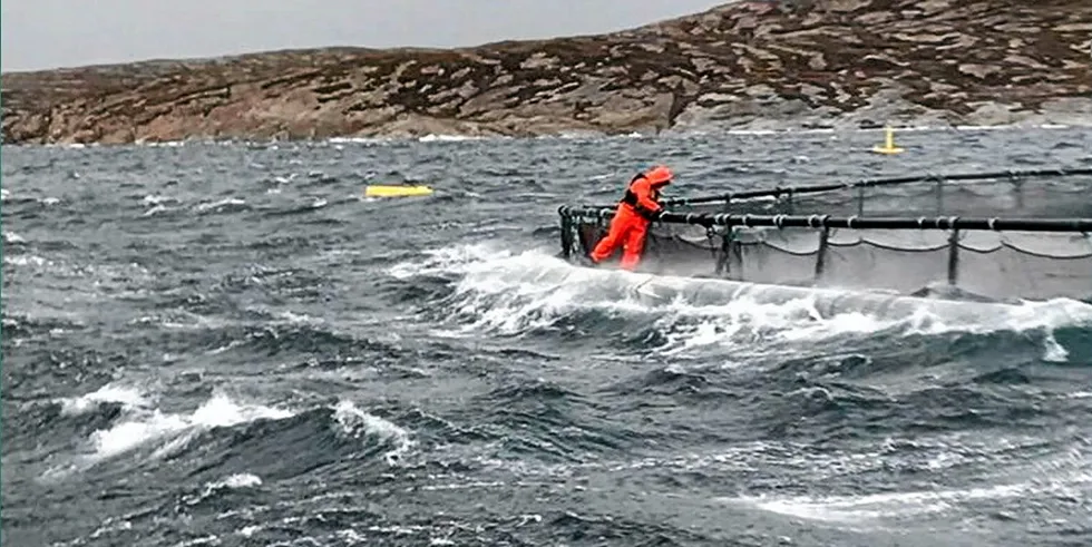 Vær trekkes fram som en risiko av de tillitsvalgte som kan dukke opp ved avlusningsoperasjoner.