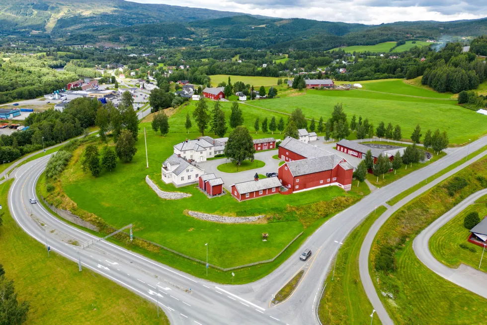 Da Meraker Brug (bildet) ble lagt ut for salg i 2022, risikerte vi at eiendommen kunne komme på utenlandske hender, skriver Trygve Slagsvold Vedum.