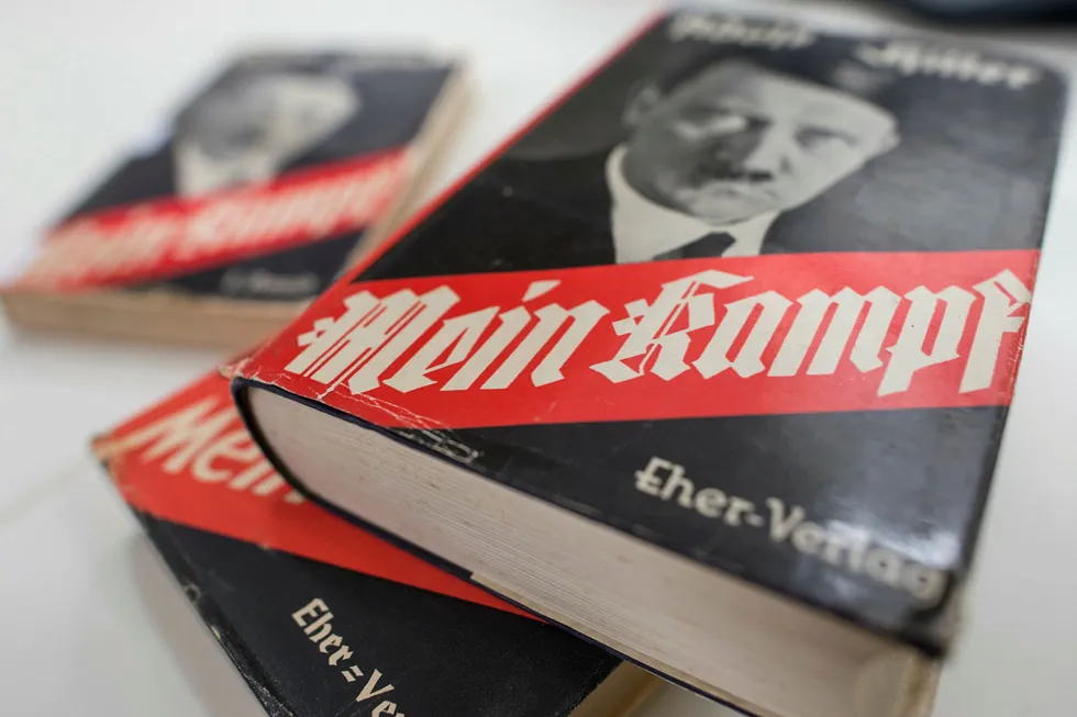 Auksjonshuset får kritikk for å selge en luksusutgave av «Mein Kampf»
