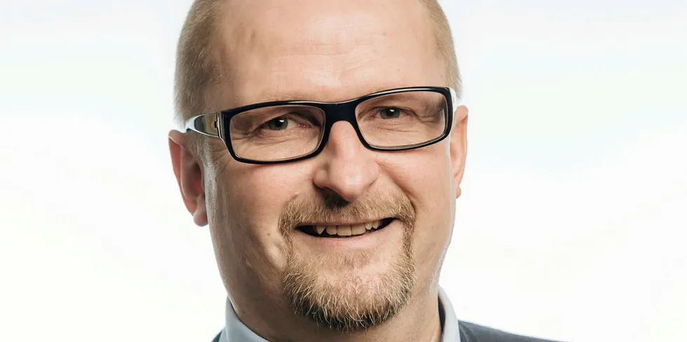 Administrerende direktør i Ishavskraft, Stig Asle Hanssen, mener det er "store sko å fylle", når de nå tar over strømkundene til Rakkestad Energi