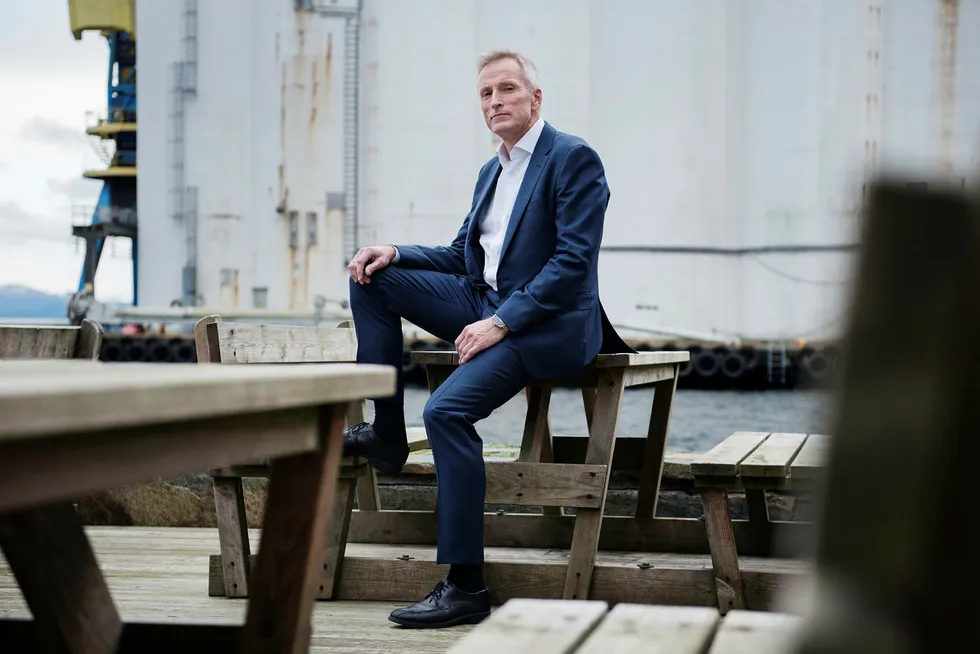 Driftsdirektør Helge Hammer (57) slakter DNO-budet som verdsetter Faroe til 6,6 milliarder kroner. Han sitter med storparten av organisasjonen her i Østre bydel i Stavanger.