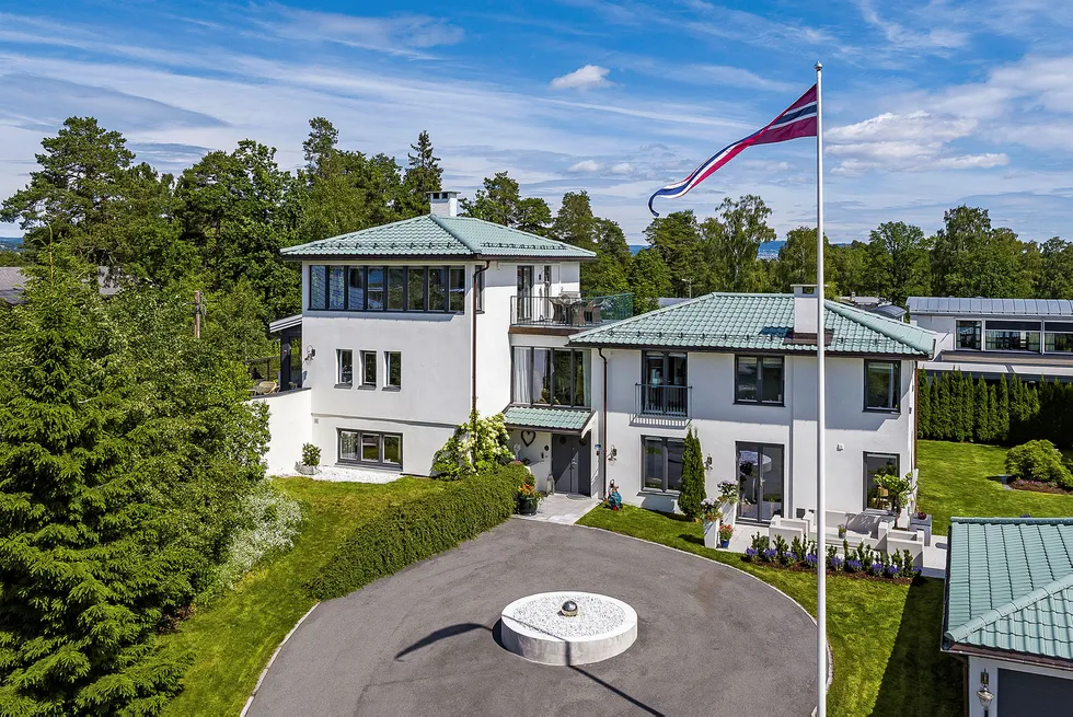 Hundsundveien 25 på Snarøya ble solgt for 28 millioner kroner. Foto: Sem & Johnsen