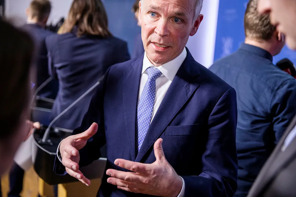 Finansminister Jan Tore Sanner (H) kom fredag med ny informasjon til Stortinget om regjeringens koronatiltak.