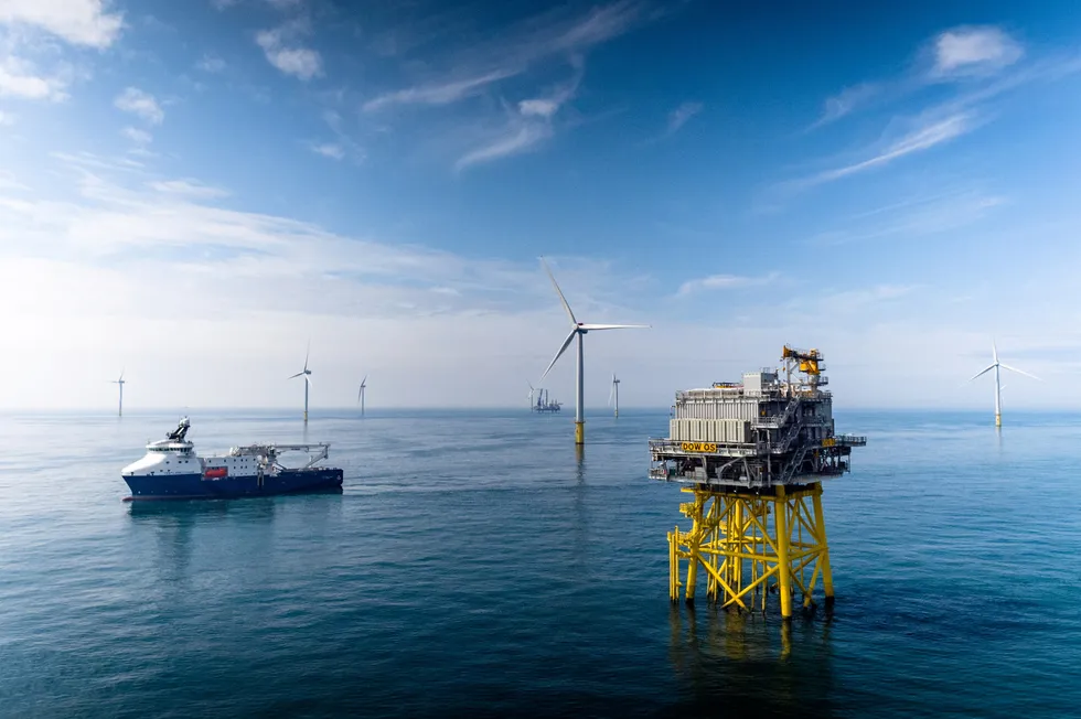 Equinors Dudgeon Offshore Wind Farm utenfor Storbritannia. Nå skal selskapet for alvor i gang med investeringene på et nytt flaggskip-prosjekt i New York, og analytiker Teodor Sveen-Nilsen er svært bekymret for lønnsomheten.