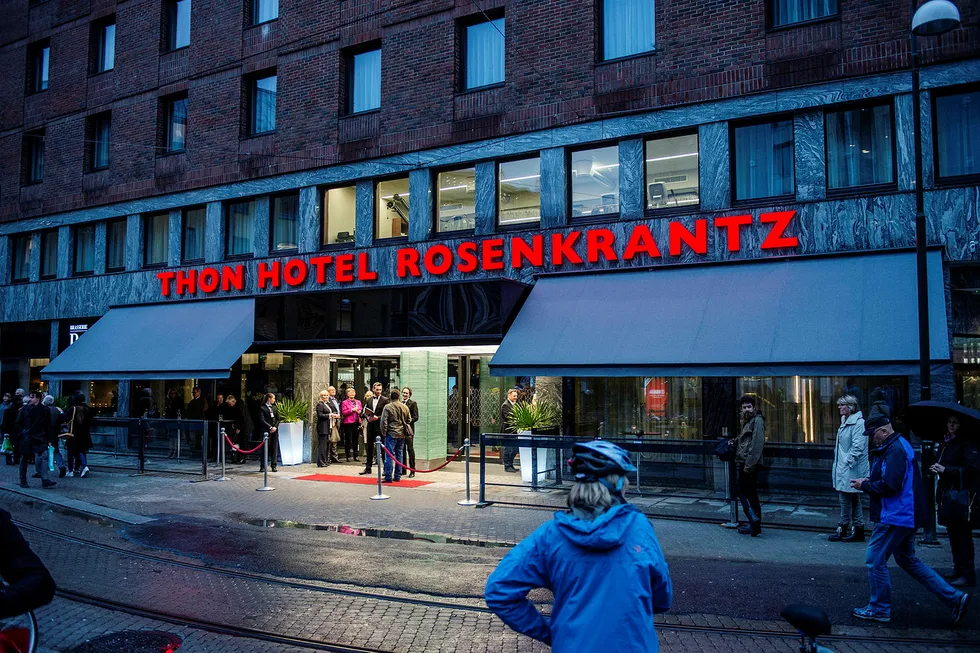 I Norge er det et fåtall hotellkjeder som er landsdekkende, dette kan få konsekvenser for anbudskonkurranser, skriver artikkelforfatteren. Her fra en av Thon-kjedens hoteller i Oslo. Foto: Fartein Rudjord