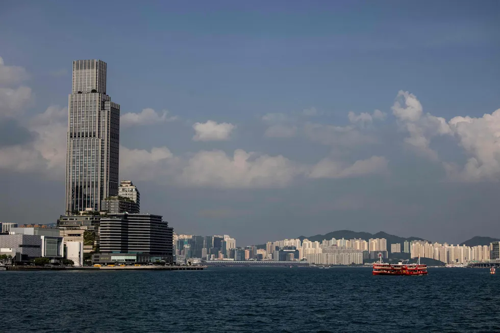 New World Development har i over 50 år vært et av de største eiendomsselskapene i Hongkong i flere tiår og har vært børsnotert i over 50 år. Nå er barnebarnet til grunnleggeren sparket som toppsjef. Aksjekursen har steget med 22 prosenmt. Her K11 Musea-komplekset i Hongkong.