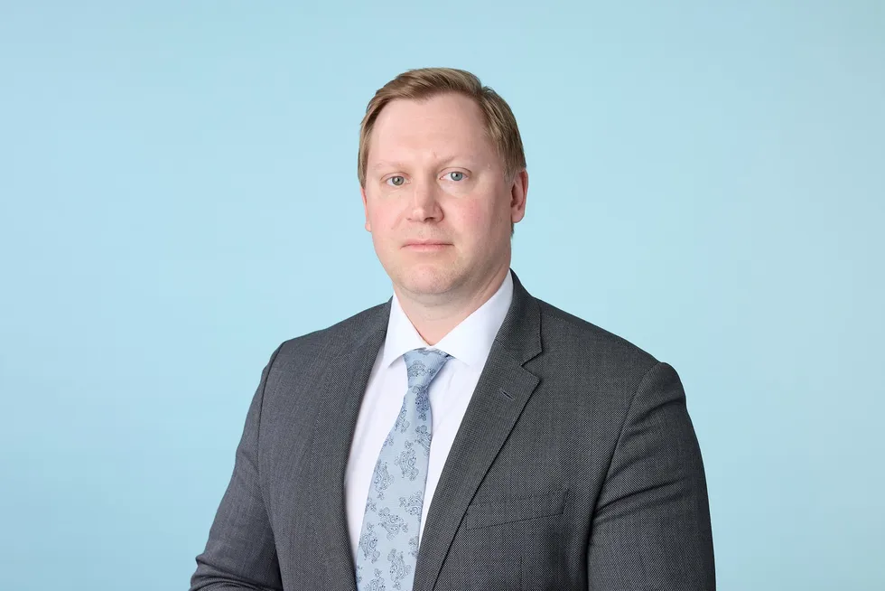 Direktør for prosjekt og strukturert finans i Nordic Investment Bank, Patrik Marckert, informerer om store investeringer i norske kraft- og nettselskaper.