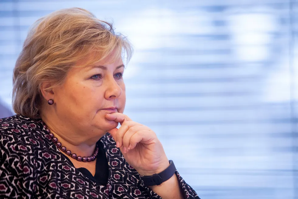 Mange er kritiske til regjeringens og statsminister Erna Solbergs forslag om å føre milliardutgifter «under streken».