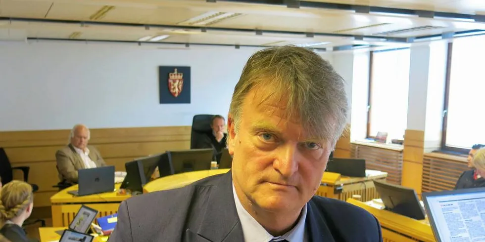VALGTE SIDE I FORSKNINGSDEBATTEN: Stortingsrepresentant Ove Trellevik har uttrykt seg kritisk til Havforskningsinstituttets forskning. Trellevik vitnet i Reppe-rettssaken. I den forbindelse kom det fram at han følte HI-direktør Sissel Rogne mente at han hadde valgt side i forskningsdebatten.Foto: Agnar Berg