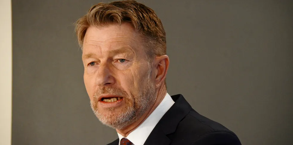 Her er Terje Lien Aasland avbildet under presentasjonen av Tillegg til Energimeldingen forrige uke.