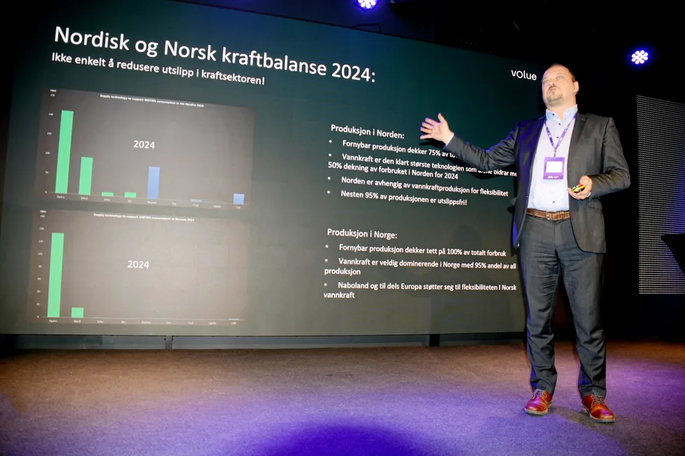 Tor Reier Lilleholt i Volue har regnet seg frem til at det norske kraftforbruket kommer til å øke med 25 TWh frem mot 2030. Det er mye mer enn økningen i produksjonen, sa han på Markedskonferansen
