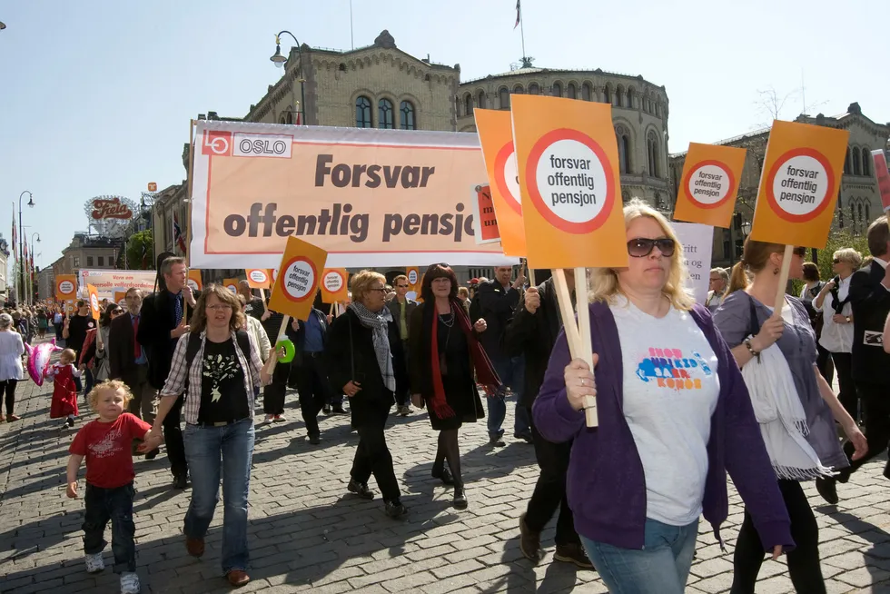 Den nye pensjonsavtalen i offentlig sektor møter kritikk. Bildet er fra et tidligere 1. mai arrangement. Foto: Bjørn Sigurdsøn / NTB Scanpix