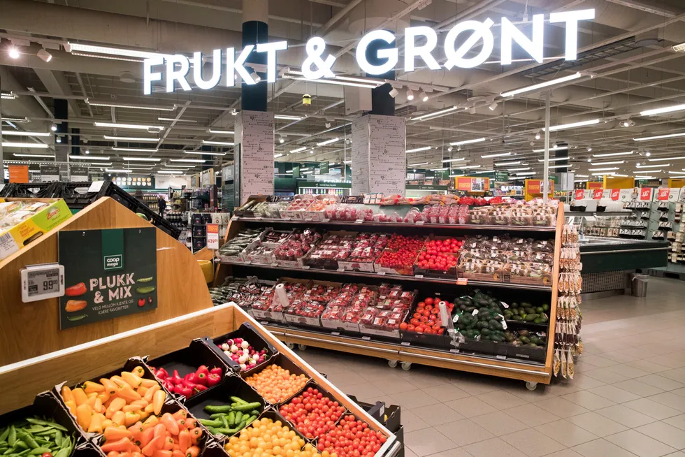 Det er kjedenes markedsmakt som i stor grad dikterer innkjøpsbetingelsene, skriver artikkelforfatteren.