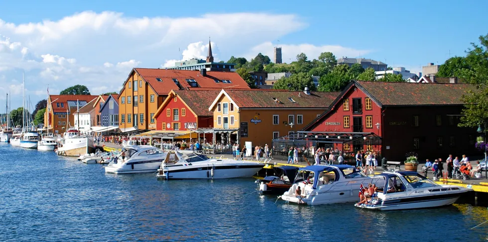 Opp mot 90 prosent av forventet strømforbruk i de kommunale hovedbyggene i Tønsberg og andre kommuner i tidligere Vestfold fylke har faste priser. Avtalene inngås med flere års varighet, og sikrer dermed mot svingninger som vi har hatt det siste halve året.