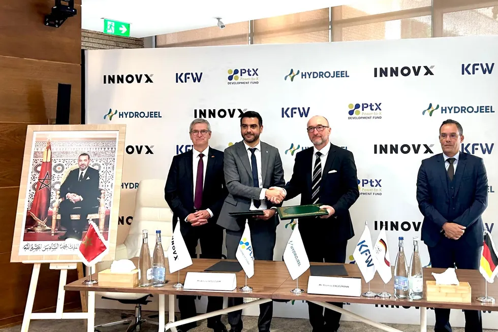 KfW and HydroJeel executives sign the grant agreement for the Jorf Hydrogen Platform in Casablanca